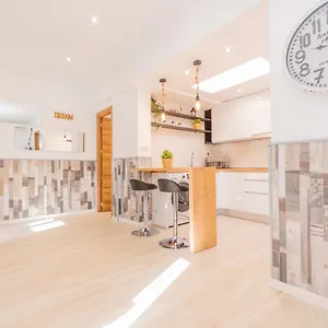 Cubo's La Casita Del Palo , Málaga España