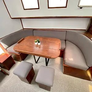 Bateau-hôtel Fantastico Velero En Barcelona, Sant Adrià de Besòs